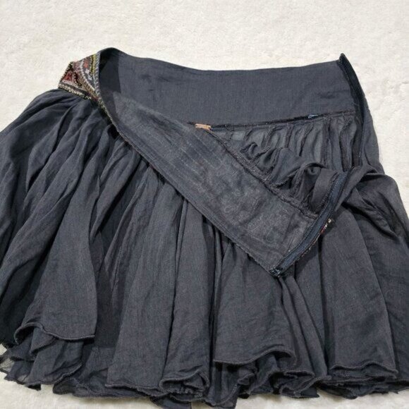 Free People ✦ Boho Charcoal Grey Mini Skirt ✦ Embellished Waistband XS EUC - Picture 4 of 8